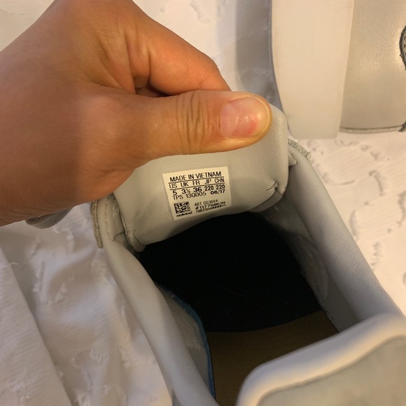 🦄 once worn Adidas Superstar bold platform size 5 - Picture 5 of 8